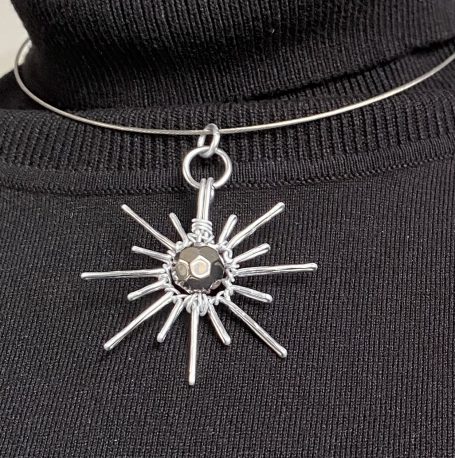 Sternanhänger mit Glasschliffperle Sternanhänger mit Glasschliffperle