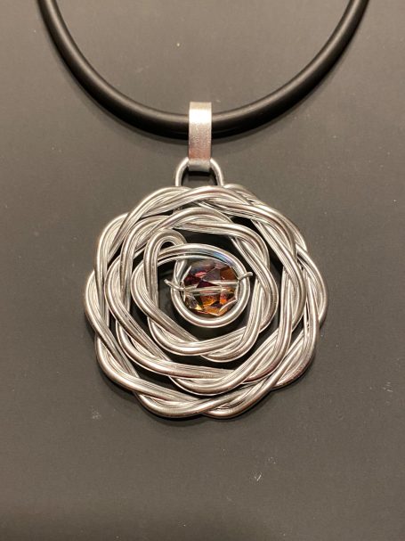 Kettenanhänger Rose mit Glasperle Kettenanhänger Rose mit Glasperle