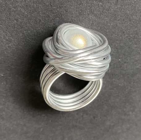 Ring mit Perlennest Ring mit Perlennest