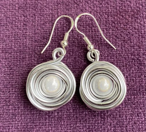 Nestohrringe mit Mondscheinperle Nestohrringe mit Mondscheinperle